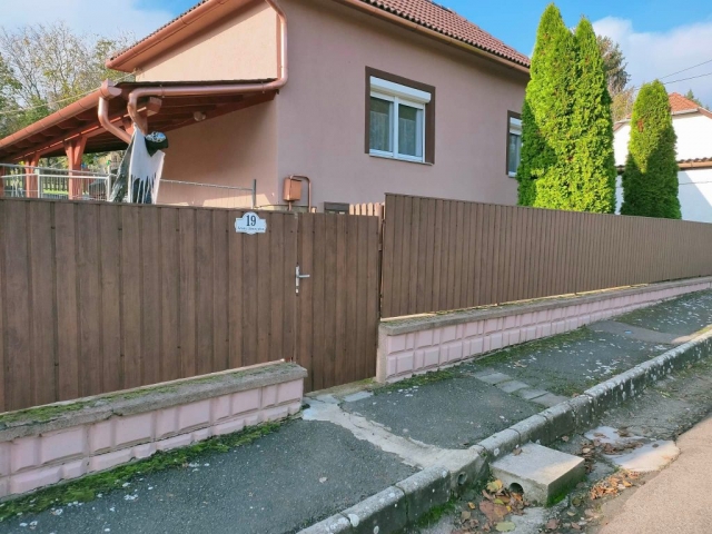 úszókapu pécs, kovácsoltvas kerítés pécs, famunkák, asztalos, asztalos Pécs, asztalos munkák, asztalos munkák Pécs, hegesztés, hegesztés Pécs