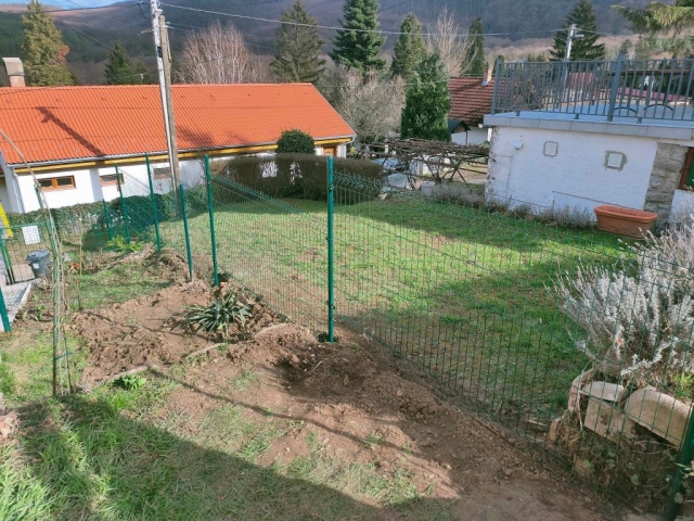 úszókapu pécs, kovácsoltvas kerítés pécs, famunkák, asztalos, asztalos Pécs, asztalos munkák, asztalos munkák Pécs, hegesztés, hegesztés Pécs