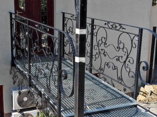 lakatos, lakatos Pécs, műanyag hegesztés, műanyag hegesztés Pécs, alumínium hegesztés, alumínium hegesztés Pécs, rozsdamentes anyagok hegesztése, előtetők készítése, filagória készítése