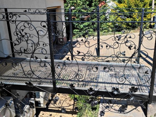 lakatos, lakatos Pécs, műanyag hegesztés, műanyag hegesztés Pécs, alumínium hegesztés, alumínium hegesztés Pécs, rozsdamentes anyagok hegesztése, előtetők készítése, filagória készítése